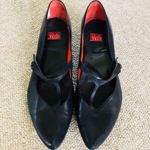 Vialis Black leather size 38 (US 7-7.5)